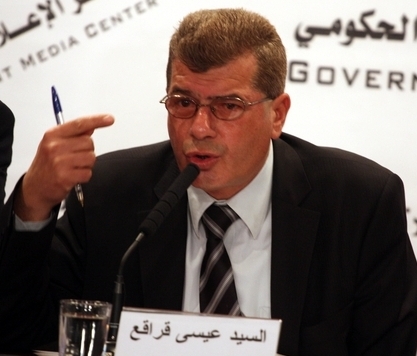 قراقع: نحذر من انفجار الوضع... و5 آلاف أسير يشاركون بإضراب تحذيري