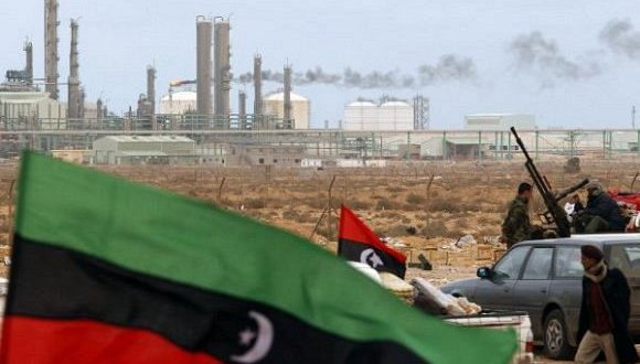 المؤسسة الليبية للنفط: الإنتاج يبلغ 900 ألف برميل يوميا