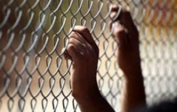 6 أسرى من القطاع والضفة يدخلون أعواماً جديدة