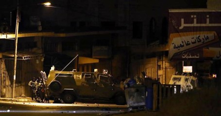 مواجهات عنيفة عقب اقتحام الاحتلال ضاحية ام الشرايط بالبيرة