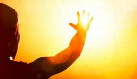  الحرارة أعلى من معدلها بحدود 8 درجات