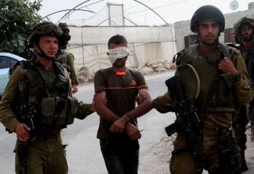 الاحتلال يعتقل 24 مواطناً في الضفة والقدس
