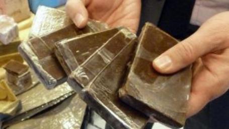 جنين.. القبض على مروجين للمخدرات وبحوزتهم نصف كيلو حشيش