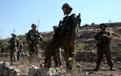 الاحتلال يعتقل فتى مقدسي بذريعة رشقه الحجارة