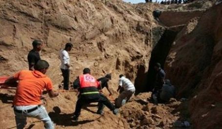 انقاذ 6 عمال في انهيار نفق بمدينة رفح