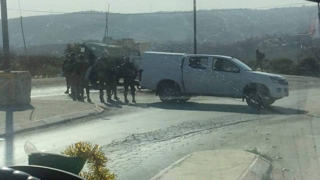 الضفة.. الاحتلال يعتقل (23) مواطناً بينهم فتى مصاب
