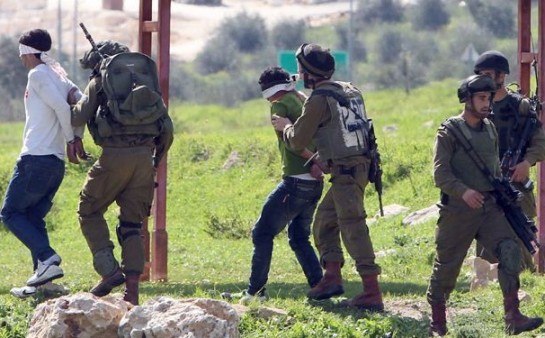 اعتقال أكثر من 20 فلسطينياً باعتداءات للاحتلال بمناطق في الضفة