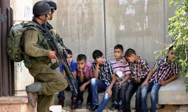 الاحتلال يعتقل 4 أطفال في العيسوية شرق القدس
