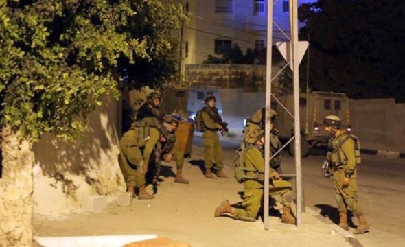 الضفة الغربية.. اعتقالات واستدعاءات ونصب عدة حواجز عسكرية