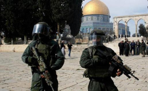 قوات الاحتلال تعتقل شيخاً وقيادياً مقدسياً