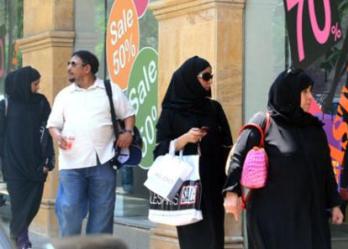 الخليجي ينفق على الملابس 10 أضعاف أكثر من البريطاني 