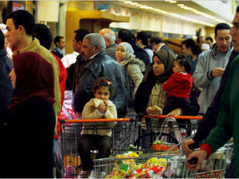 مصر تفرض حسومات على أسعار السلع الغذائية بنسبة 15 %