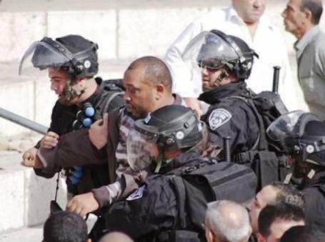 الاحتلال يعتقل مدير نادي الأسير بالقدس ناصر قوس
