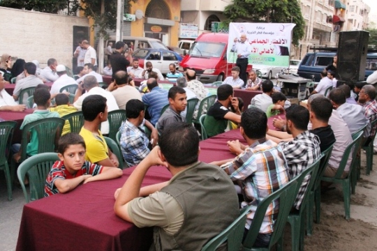 إفطار جماعي لأهالي قصرة بنابلس