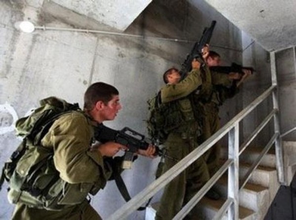 جيش الاحتلال يستولي على منزل في جنين ويحوله لنقطة مراقبة