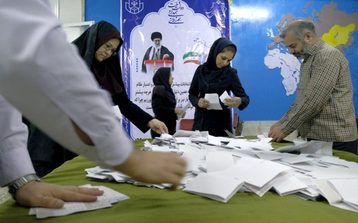 الانتخابات البرلمانية في إيران تظهر تقدم الإصلاحيين