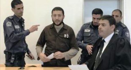 الاحتلال يواصل عزل الأسير محمود نصار بظروف صعبة