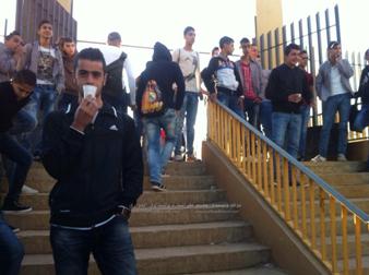 اعتصام في البارد احتجاجا على قرار الأونروا بمنع المعلمين من اعطاء دروس خصوصية 