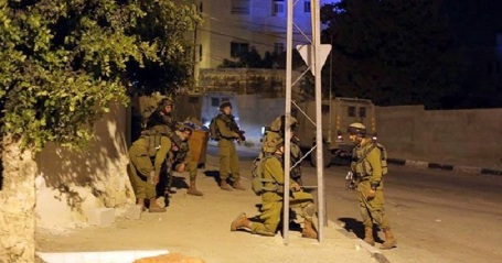 الاحتلال يعتقل 13 مواطنا من الضفة الغربية
