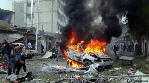 وفاة 18 شخصا بينهم 11 طفلا في تفجير انتحاري بريف حماة