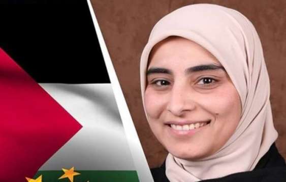 المعلمة الفلسطينية عبير قنيبي ضمن أفضل 50 معلماًً على مستوى العالم