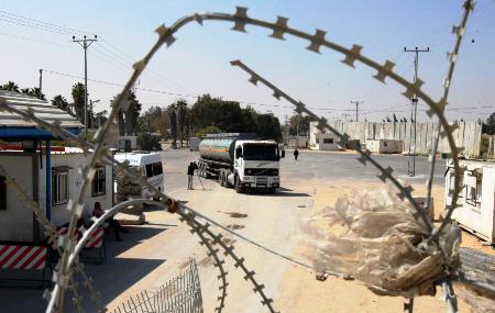 520 شاحنة محملة بالبضائع والمساعدات في طريقها الى القطاع