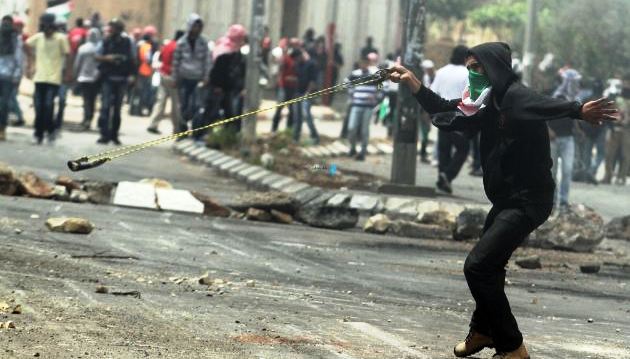 إصابة بالرصاص و21 بالاختناق خلال مواجهات شرق البريج