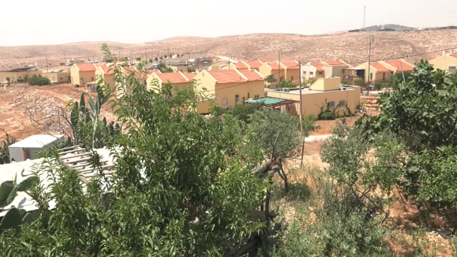 سلطات الاحتلال تسعى  إلى شرعنة مزارع المستوطنين في النقب 