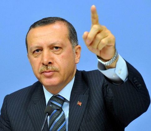 اردوغان يدين المحادثة الهاتفية المنسوبة اليه والى ابنه ويتوعد بمعاقبة المسؤولين