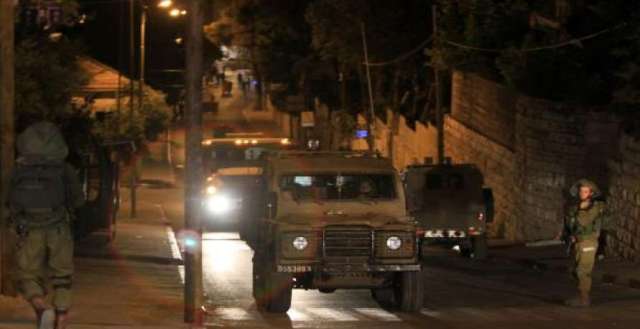 اعتقالات خلال اقتحام الاحتلال منازل في سلوان