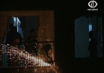 قوات الاحتلال  تهدم منزل الأسير ماهر الهشلمون في الخليل - 20 - 10 - 2015 - فاتن الصالح