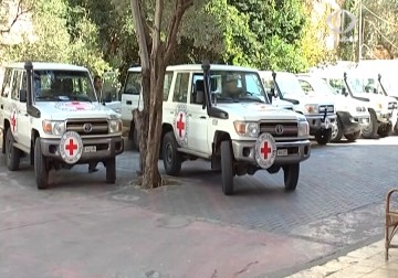 6 عائلات فلسطينية تهاجر من غزة بتنسيق أممي عبر حاجز بيت حانون - 20 - 5 - 2015 - يوسف أبو كويك