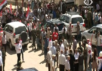 بعد ثلاث سنوات أهالي مخيم الحسينية في ريف دمشق يعودون الى منازلهم  - 17 - 8 - 2015 - رنا بجيرمي