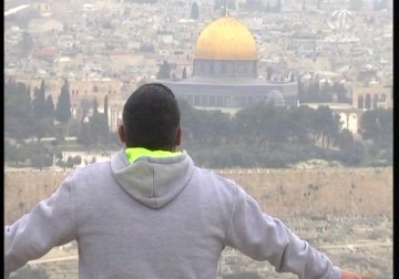 شاعر الأغنية الوطنية رافع أبو شنب  في المدينة  المقدسة للمرة الأولى – 21 – 4 – 2015 - صابرين أبو صيام