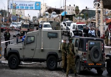 استـشهاد فلسطيني قرب حاجز حزما شمال شرق القدس المحتلة - 3 - 12 - 2015 - زينب هاشم