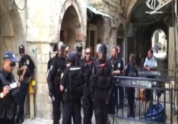 مجموعة من المستوطنين تقتحم المسجد الأقصى بينهم رئيس الشاباك الحالي – 2 – 8 – 2015 – زياد أبو غزالة