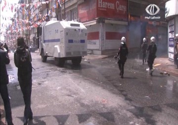 صدامات بين الشرطة والمتظاهرين في محيط ميدان تقسيم التركية في يوم العمال العالمي – 1 – 5 – 2015 – ليال خروبي