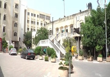  محامون يرفضون قرار البلدية بتحصيل رسوم مقابل منحهم مزاولة المهنة - رمزي أبو جزر - 23 - 1 - 2017