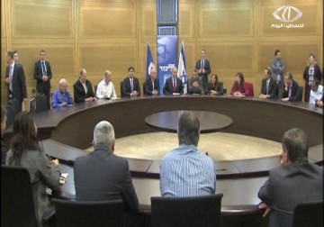 الأحزاب الإسرائيلية تواجه أزمات عدة قبيل انتخابات الكنيست المقررة منتصف مارس - 24 - 12 - 2014 - زياد أبو غزالة