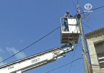 تعطل أحد خطوط الكهرباء الرئيسة في القطاع..  والاحتلال يرفض السماح بإصلاحه – 28  – 2  – 2015 – رمزي أبو جزر