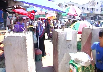 عمال النظافة في مشافي قطاع غزة يطالبون بصرف أجورهم عن 3 أشهر من العام الماضي - زينب ابو ضاهر - 16 - 5 - 2016