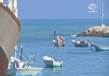 قوات الإحتلال تطلق نيرانها على الصيادين ومراكبهم في قطاع غزة – 5 – 3 – 2015 - أكرم دلول