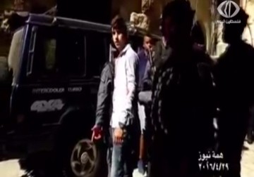 الاحتلال يعتقل عشرات الشبان المقدسيين بتهمة المشاركة بمواجهات داخل المسجد الأقصى  - فاطمة إبراهيم - 29 - 4 - ‏‏2016‏