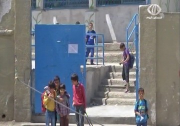 اللاجئون الفلسطينيون يخشون تراجع مستوى خدمة التعليم في مدارس الأونروا بالأردن - 4 - 5 - 2015 - رشا الوحش