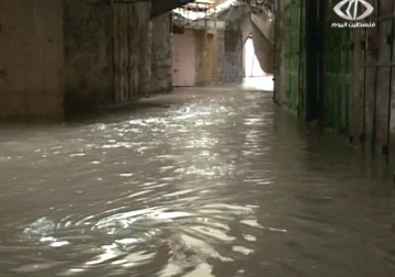 ازدياد معاناة المواطنون في البلدة القديمة بالخليل عقب المنخفض الجوي – 22 – 2 – 2015 – فداء نصر