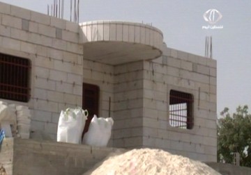 الإحتلال يحرم الجعبري وأشقاؤه من إكمال بناء منازلهم التي بدؤوا بتشييدها – 8 – 6 – 2015 – فداء نصر