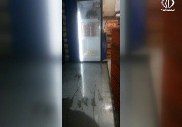 مسلحون يطلقون النار على المحال التجارية داخل مخيم عين الحلوة جنوب لبنان - لبيبة شريفة - 30 - 8 - 2016