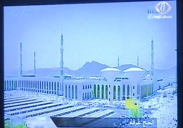 أكثر من 150 حاجا حرموا من السفر إلى السعودية بسبب خلل في قراءة جوازاتهم آليا – 23 – 9 – 2015 – جهاد بركات