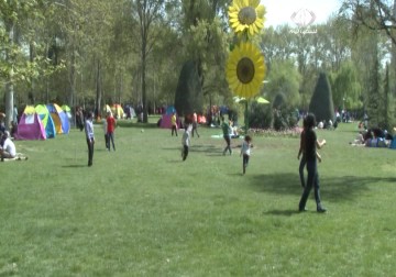 احتفالات بآخر أيام عيد النوروز في إيران – 2 – 4 – 2014 – عمر هواش