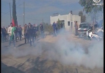 إصابات بالاختناق خلال قمع الاحتلال المتظاهرين بالقنابل والرصاص - 12 - 12 - 2015 - تقرير : جهاد بركات 